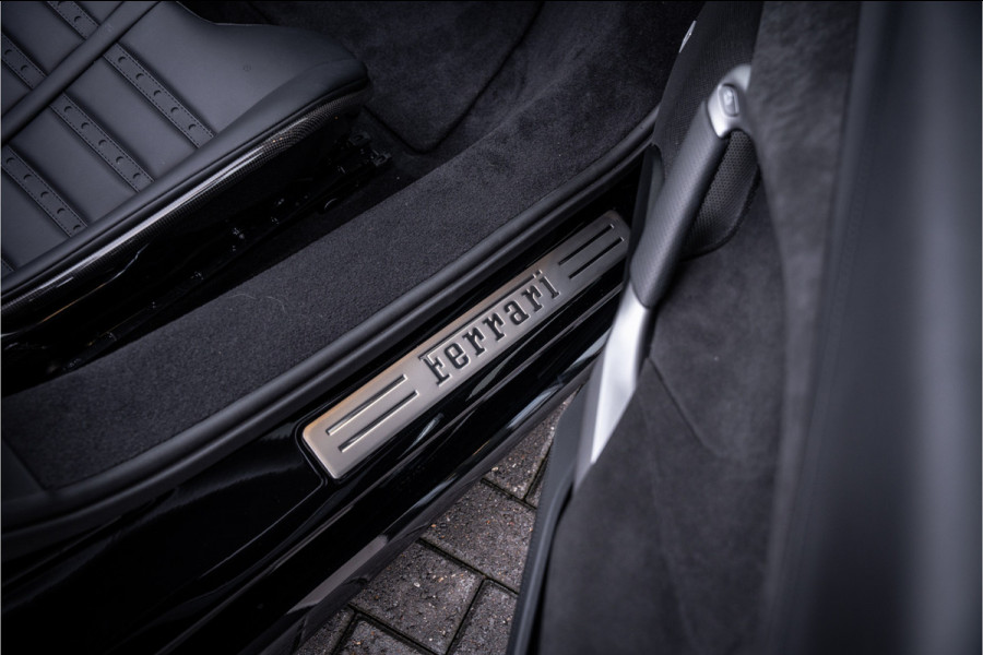 Ferrari 296 GTS 3.0 V6 - Daytona Racing Seats | Lift  | Passenger Display | Carbon | JBL