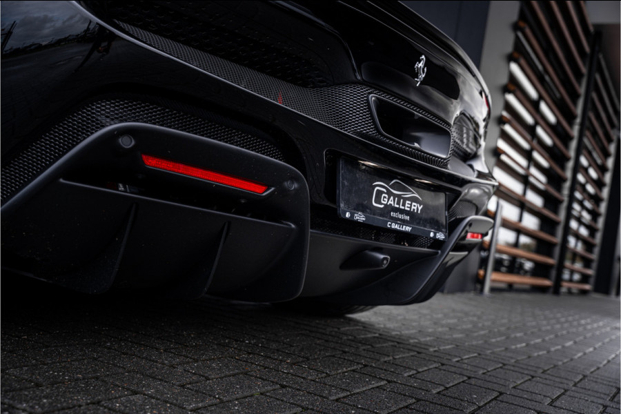 Ferrari 296 GTS 3.0 V6 - Daytona Racing Seats | Lift  | Passenger Display | Carbon | JBL