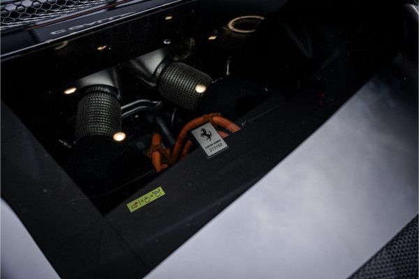 Ferrari 296 GTS 3.0 V6 - Daytona Racing Seats | Lift  | Passenger Display | Carbon | JBL