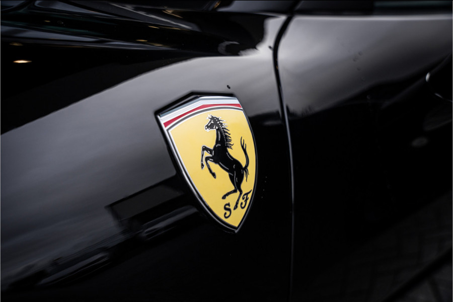 Ferrari 296 GTS 3.0 V6 - Daytona Racing Seats | Lift  | Passenger Display | Carbon | JBL