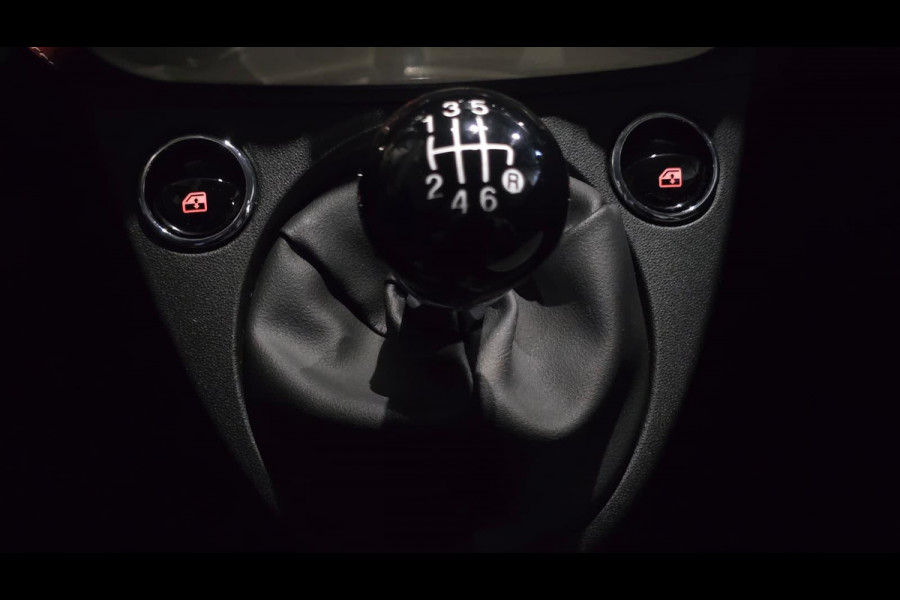 Fiat 500 1.0 Hybrid Lounge | Navigatie | Carplay | Airco | Cruise Fiat 500 1.0 Hybrid Lounge | Navigatie | Carplay | Airco | Cruise