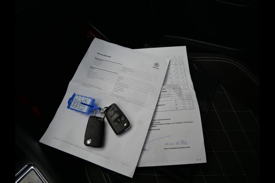 Škoda Karoq 1.5 TSI SPORTLINE | AUTOMAAT | A.C.C | PANO | TREKHAAK | CAMERA | BTW-AUTO!!