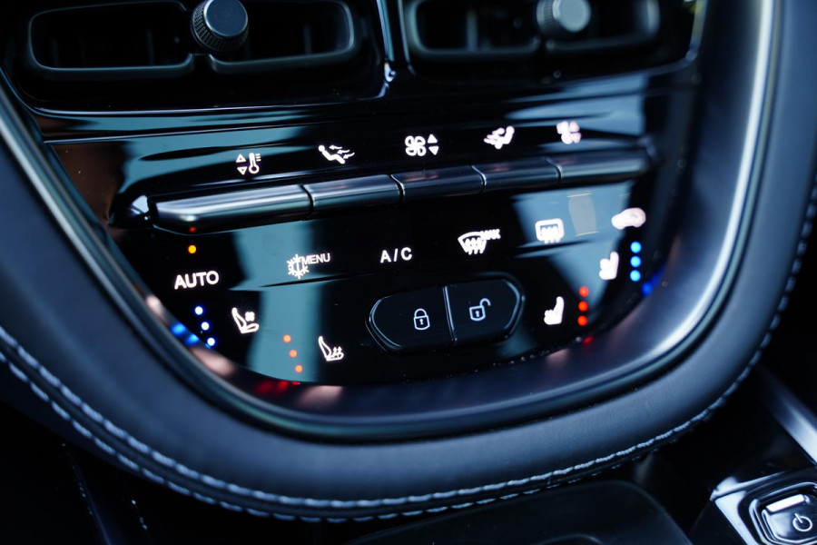 Aston Martin Dbx 4.0 V8 2022 Panoramadak 23 Inch Aston Martin Dbx 4.0 V8 2022 Panoramadak 23 Inch