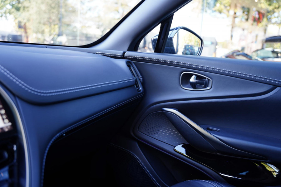 Aston Martin Dbx 4.0 V8 2022 Panoramadak 23 Inch Aston Martin Dbx 4.0 V8 2022 Panoramadak 23 Inch