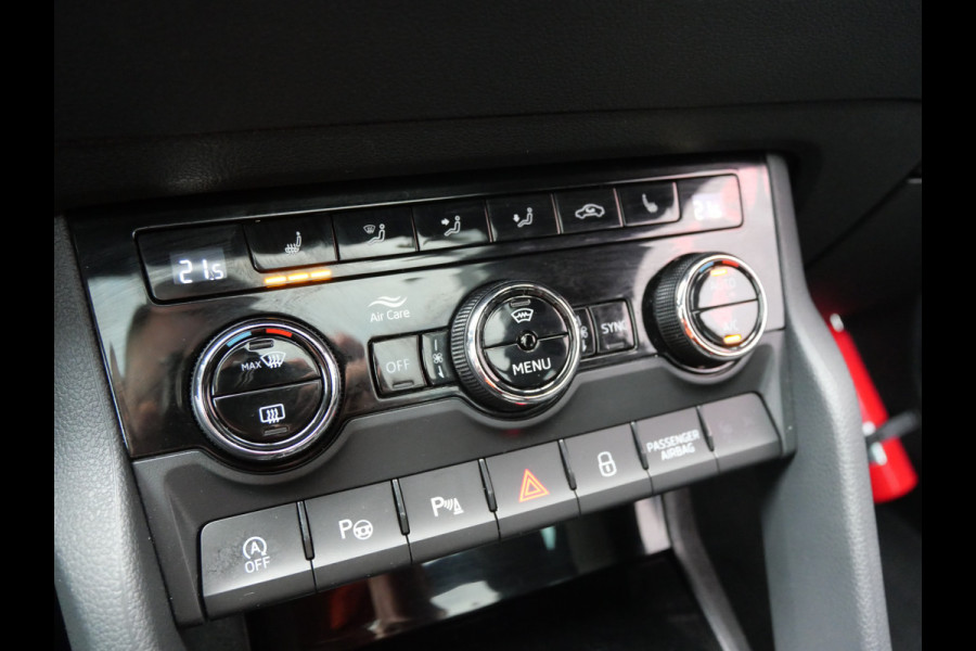 Škoda Karoq 1.5 TSI SPORTLINE | AUTOMAAT | A.C.C | PANO | TREKHAAK | CAMERA | BTW-AUTO!!