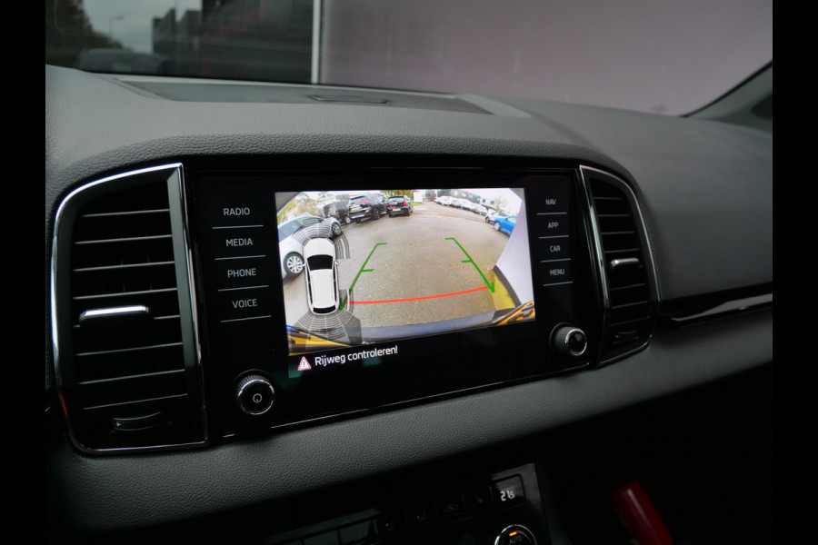 Škoda Karoq 1.5 TSI SPORTLINE | AUTOMAAT | A.C.C | PANO | TREKHAAK | CAMERA | BTW-AUTO!!