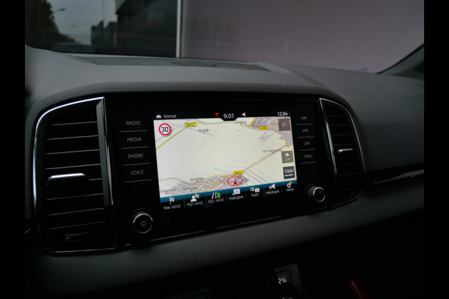 Škoda Karoq 1.5 TSI SPORTLINE | AUTOMAAT | A.C.C | PANO | TREKHAAK | CAMERA | BTW-AUTO!!