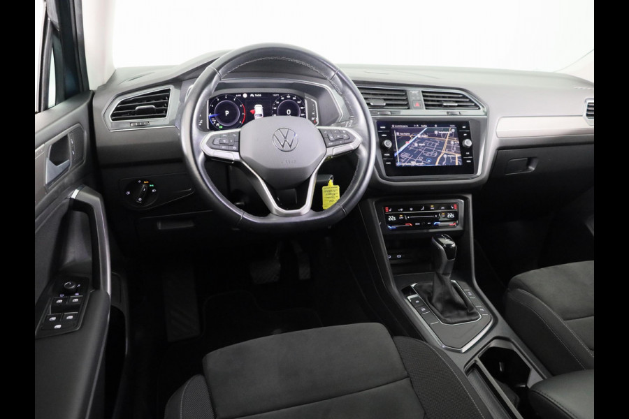 Volkswagen Tiguan Allspace 1.5 TSI Life Business 7p. Automaat (DSG) | Navigatie | Parkeersensoren | Adaptieve cruise control | Carplay | Volkswagen Tiguan Allspace 1.5 TSI Life Business 7p. Automaat (DSG) | Navigatie | Parkeersensoren | Adaptieve cruise control | Carplay |