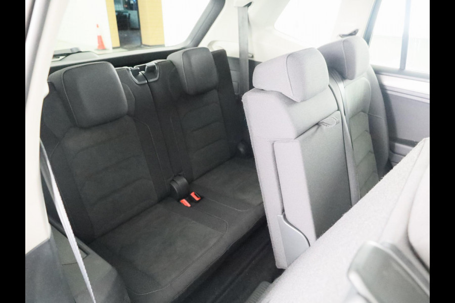 Volkswagen Tiguan Allspace 1.5 TSI Life Business 7p. Automaat (DSG) | Navigatie | Parkeersensoren | Adaptieve cruise control | Carplay | Volkswagen Tiguan Allspace 1.5 TSI Life Business 7p. Automaat (DSG) | Navigatie | Parkeersensoren | Adaptieve cruise control | Carplay |