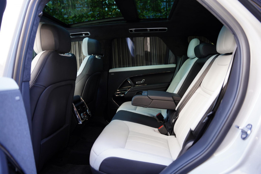 Land Rover Range Rover Sport P 550 E Autobiography NL Auto 23 Inch Panoramadak Perlino Leder Land Rover Range Rover Sport P 550 E Autobiography NL Auto 23 Inch Panoramadak Perlino Leder