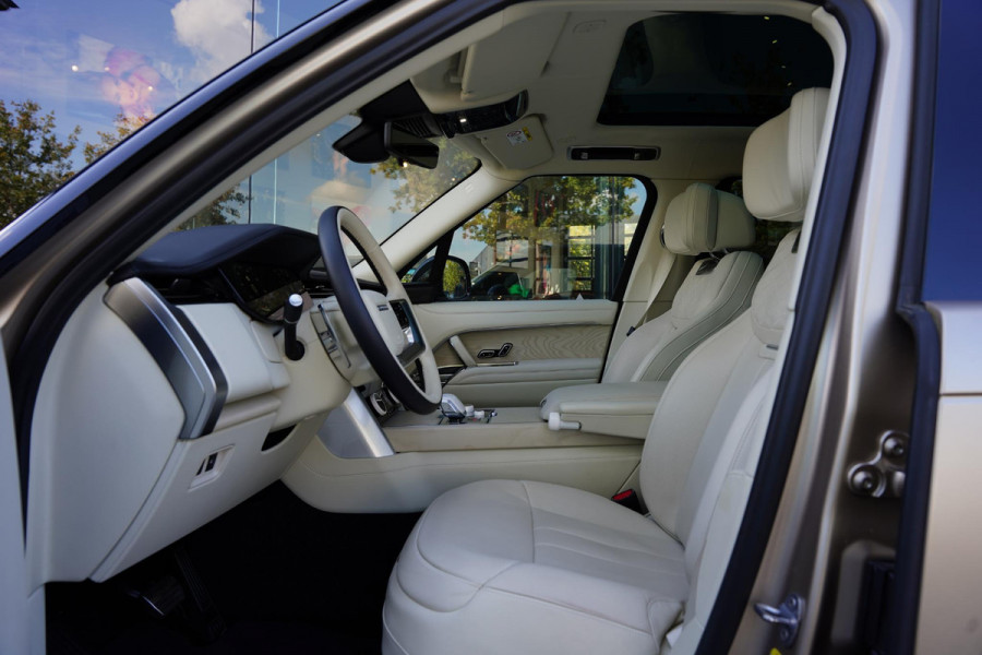 Land Rover Range Rover P 510 E SV Nw.Pr. 235 K 28 D.Km Land Rover Range Rover P 510 E SV Nw.Pr. 235 K 28 D.Km