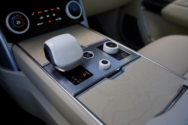 Land Rover Range Rover P 510 E SV Nw.Pr. 235 K 28 D.Km Land Rover Range Rover P 510 E SV Nw.Pr. 235 K 28 D.Km