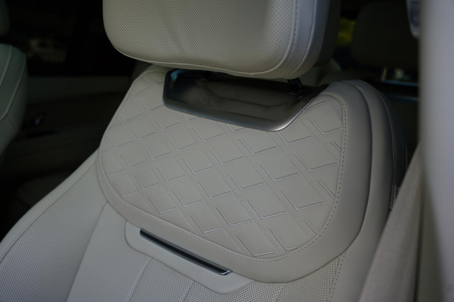 Land Rover Range Rover P 510 E SV Nw.Pr. 235 K 28 D.Km Land Rover Range Rover P 510 E SV Nw.Pr. 235 K 28 D.Km