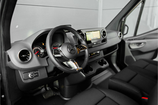 Mercedes-Benz Sprinter 319 1.9 CDI L2H2 RWD Distronic Camera LED Navi Trekhaak 3.5T