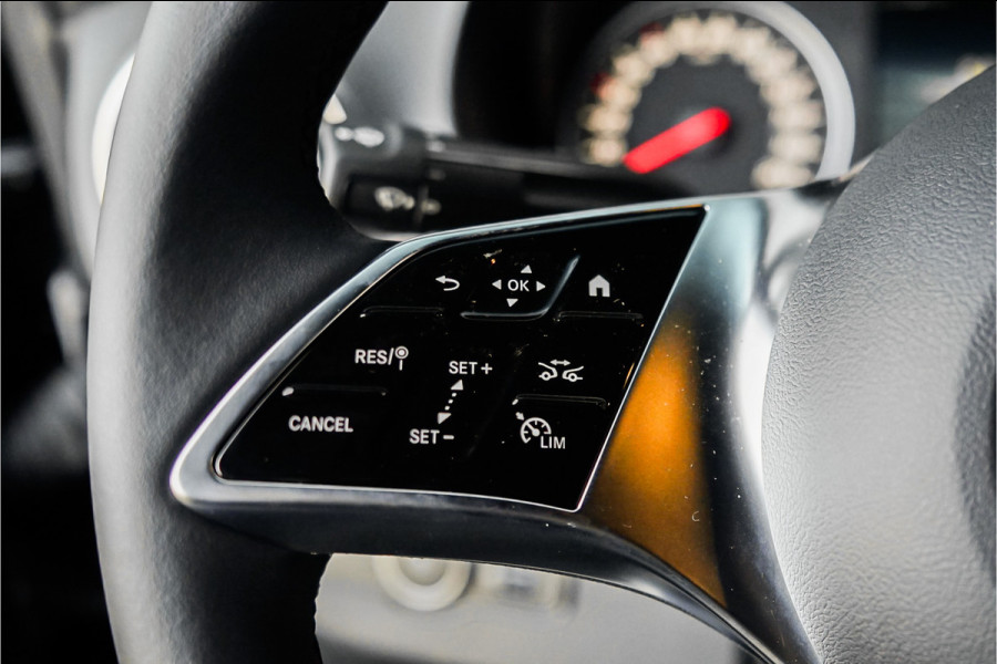 Mercedes-Benz Sprinter 319 1.9 CDI L2H2 RWD Distronic Camera LED Navi Trekhaak 3.5T