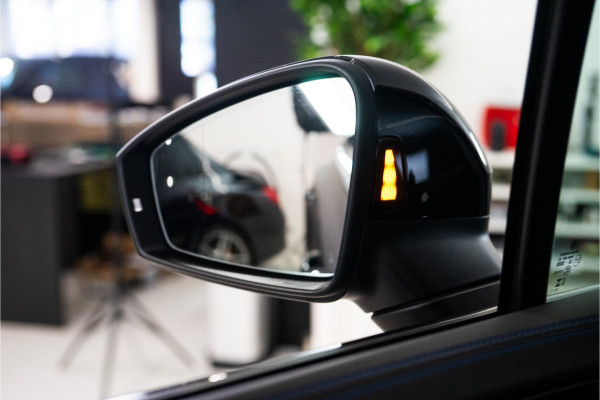 Volkswagen Touareg R 3.0 TSi eHybrid 4MOTION R 463PK | 2025 DIRECT LEVERBAAR | VOL OPTIE!