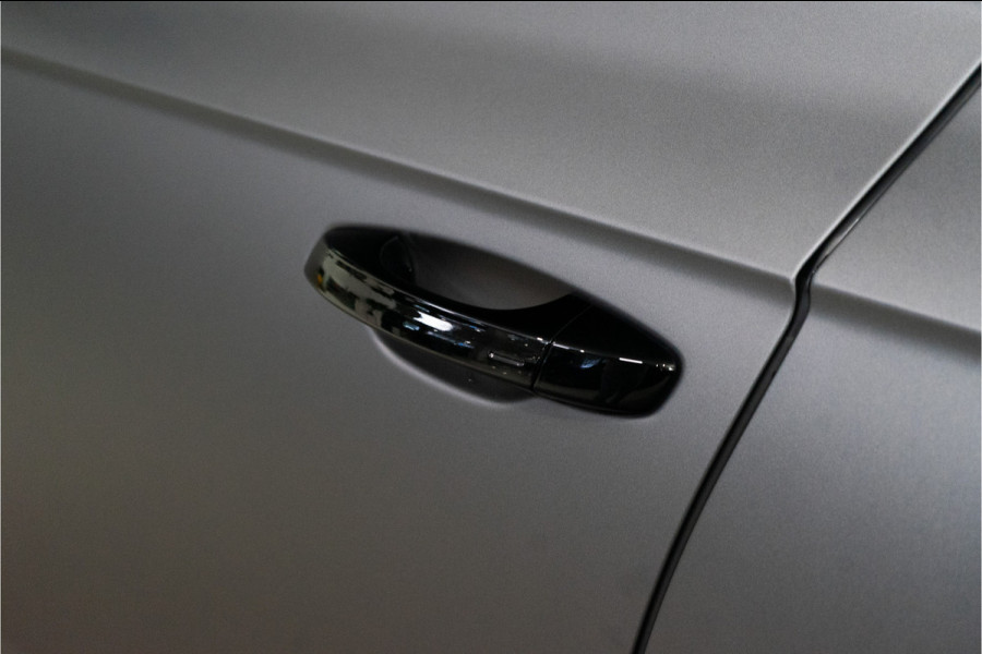 Volkswagen Touareg R 3.0 TSi eHybrid 4MOTION R 463PK | 2025 DIRECT LEVERBAAR | VOL OPTIE!