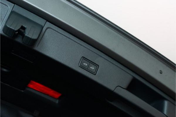 Volkswagen Touareg R 3.0 TSi eHybrid 4MOTION R 463PK | 2025 DIRECT LEVERBAAR | VOL OPTIE!