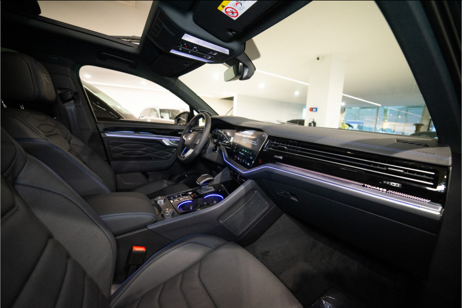 Volkswagen Touareg R 3.0 TSi eHybrid 4MOTION R 463PK | 2025 DIRECT LEVERBAAR | VOL OPTIE!