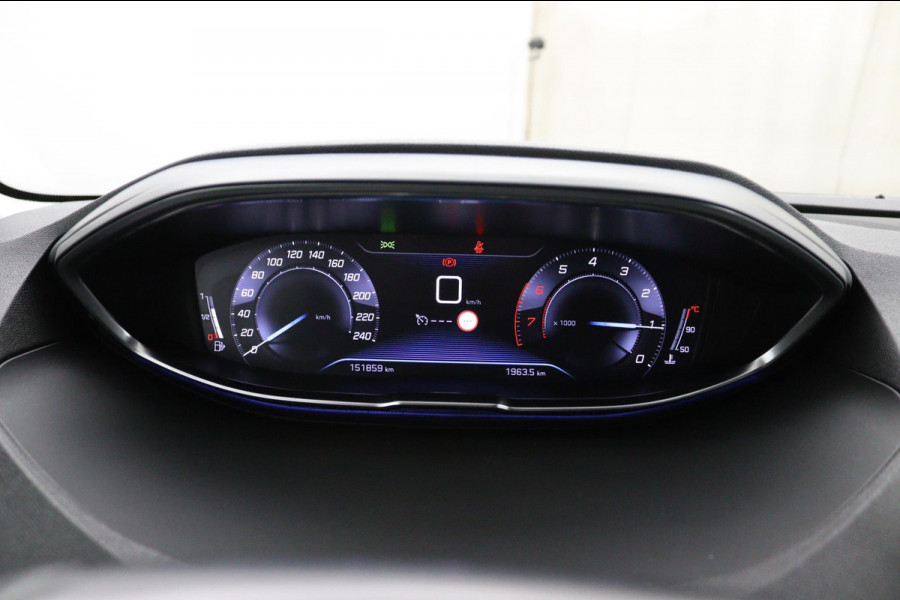 Peugeot 5008 1.2 PureTech Crossway*ECC*NAVI*ACC*CAM*CARPLAY* Peugeot 5008 1.2 PureTech Crossway*ECC*NAVI*ACC*CAM*CARPLAY*