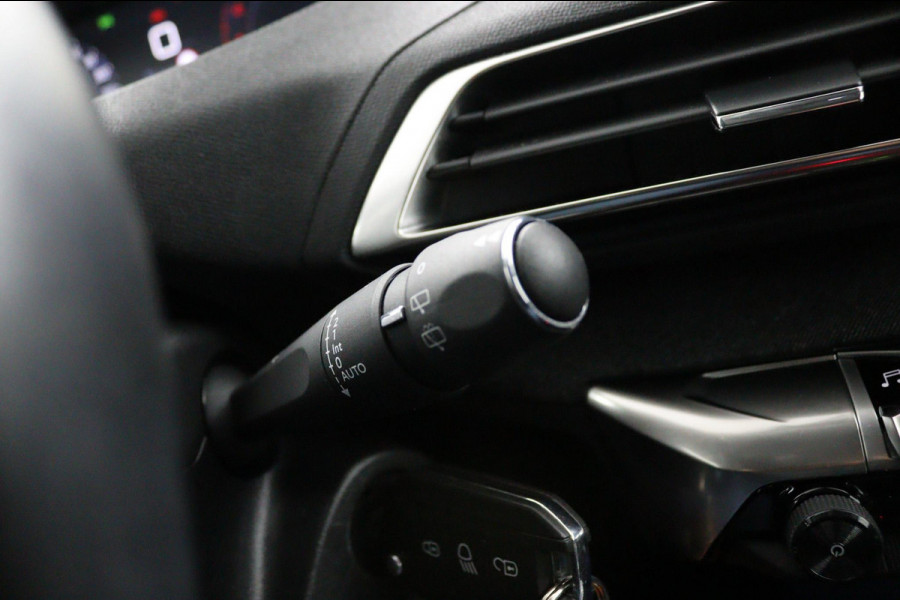 Peugeot 5008 1.2 PureTech Crossway*ECC*NAVI*ACC*CAM*CARPLAY* Peugeot 5008 1.2 PureTech Crossway*ECC*NAVI*ACC*CAM*CARPLAY*