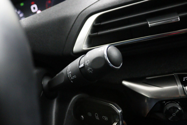 Peugeot 5008 1.2 PureTech Crossway*ECC*NAVI*ACC*CAM*CARPLAY* Peugeot 5008 1.2 PureTech Crossway*ECC*NAVI*ACC*CAM*CARPLAY*