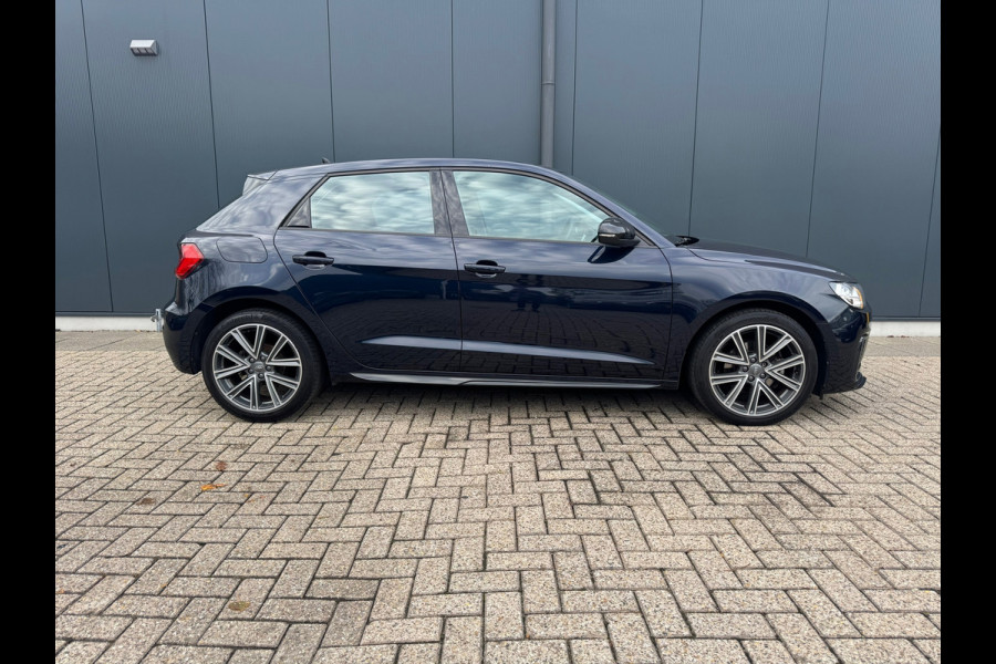 Audi A1 Sportback 30 TFSI epic * Carplay * Cruise Control * Lichtmetalen Velgen * Audi A1 Sportback 30 TFSI epic * Carplay * Cruise Control * Lichtmetalen Velgen *