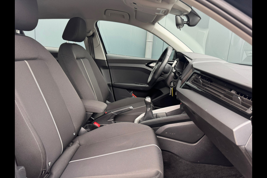 Audi A1 Sportback 30 TFSI epic * Carplay * Cruise Control * Lichtmetalen Velgen * Audi A1 Sportback 30 TFSI epic * Carplay * Cruise Control * Lichtmetalen Velgen *