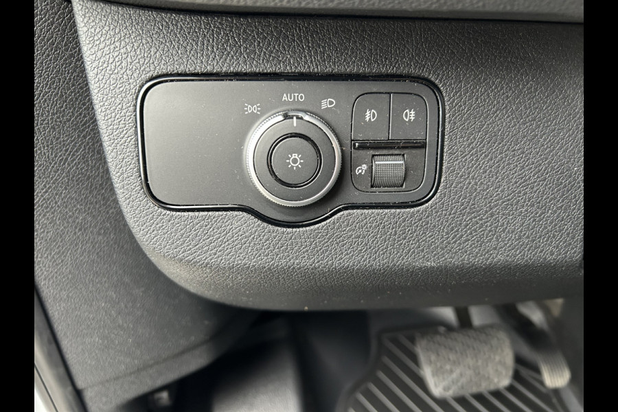Mercedes-Benz Sprinter 317 CDI L2 H2 PRO / LED / MBUX / Navigatie / Camera / Parkeersensoren / Cruise control / Airco / 270 Graden achterdeuren