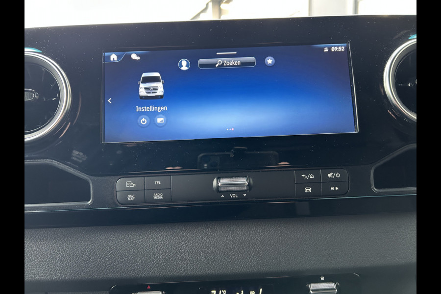 Mercedes-Benz Sprinter 317 CDI L2 H2 PRO / LED / MBUX / Navigatie / Camera / Parkeersensoren / Cruise control / Airco / 270 Graden achterdeuren