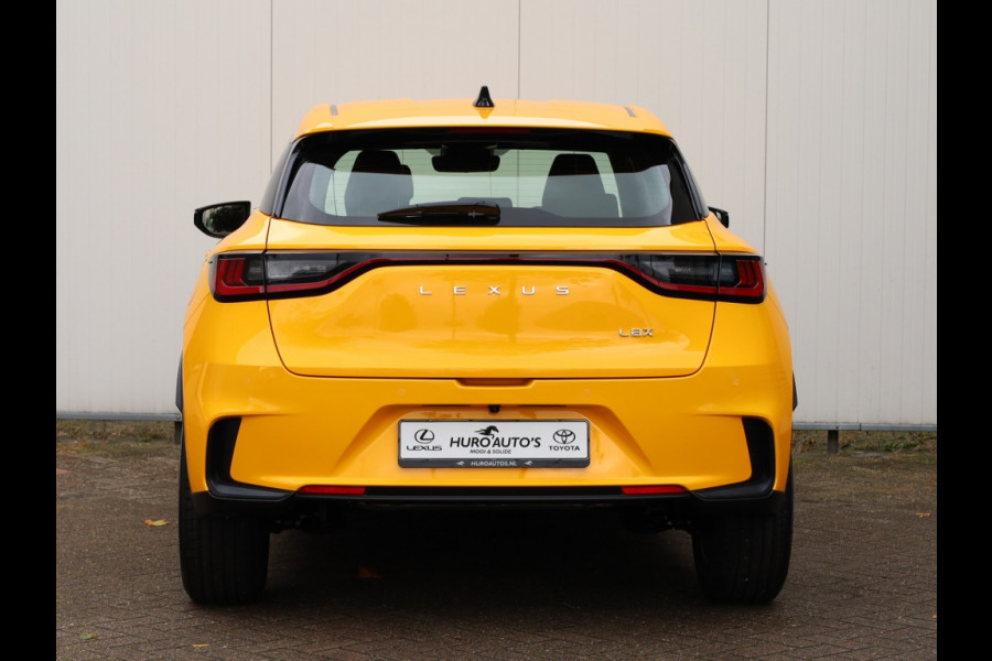 Lexus LBX 2WD Comfort & Safety | Nieuw | Stoelverwarming | Parkeersensoren