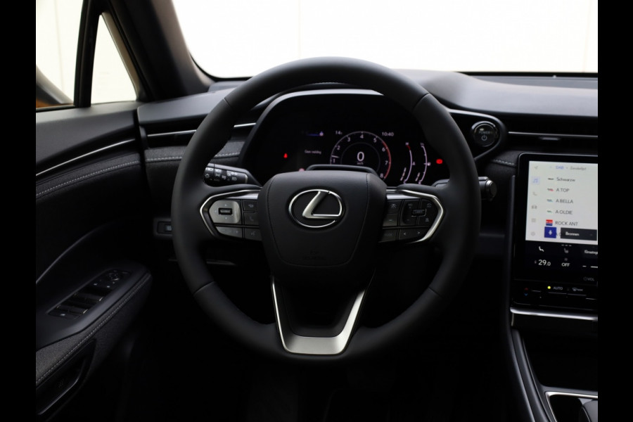 Lexus LBX 2WD Comfort & Safety | Nieuw | Stoelverwarming | Parkeersensoren