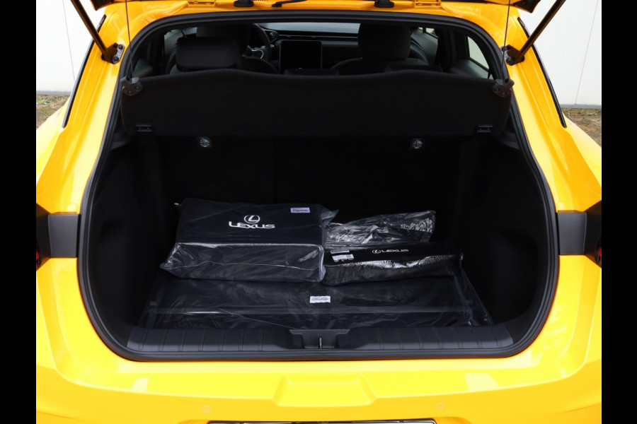 Lexus LBX 2WD Comfort & Safety | Nieuw | Stoelverwarming | Parkeersensoren