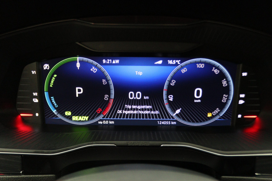 Škoda Superb Combi 1.4 TSI iV PHEV Business Edition Plus Leer, Camera, Apple Carplay, Elektr. Stoel, LED, Trekhaak, PDC