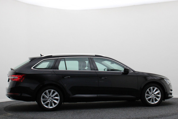 Škoda Superb Combi 1.4 TSI iV PHEV Business Edition Plus Leer, Camera, Apple Carplay, Elektr. Stoel, LED, Trekhaak, PDC