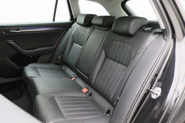 Škoda Superb Combi 1.4 TSI iV PHEV Business Edition Plus Leer, Camera, Apple Carplay, Elektr. Stoel, LED, Trekhaak, PDC