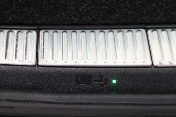 Škoda Superb Combi 1.4 TSI iV PHEV Business Edition Plus Leer, Camera, Apple Carplay, Elektr. Stoel, LED, Trekhaak, PDC