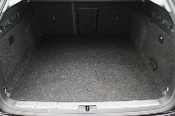 Škoda Superb Combi 1.4 TSI iV PHEV Business Edition Plus Leer, Camera, Apple Carplay, Elektr. Stoel, LED, Trekhaak, PDC