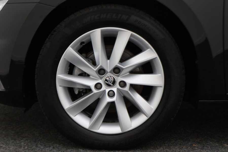Škoda Superb Combi 1.4 TSI iV PHEV Business Edition Plus Leer, Camera, Apple Carplay, Elektr. Stoel, LED, Trekhaak, PDC
