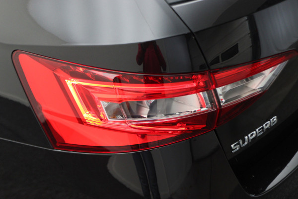 Škoda Superb Combi 1.4 TSI iV PHEV Business Edition Plus Leer, Camera, Apple Carplay, Elektr. Stoel, LED, Trekhaak, PDC
