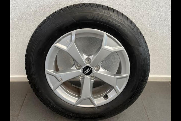 Audi Q3 35 TFSI Advanced Edition 150 pk S-tronic | Verlengde garantie | Navigatie | Gratis Winterset | Achteruitrijcamera | LED koplampen | Stoelverwarming |