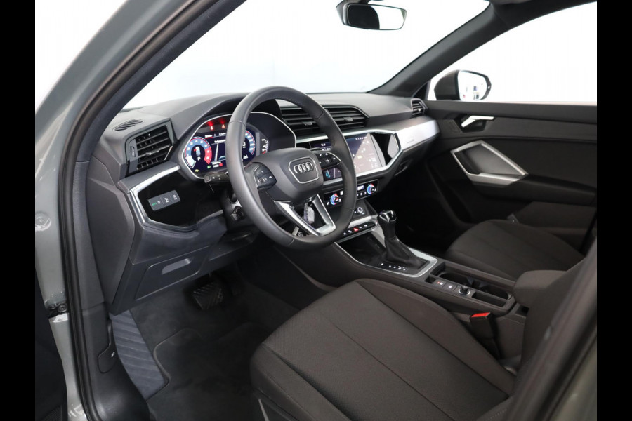 Audi Q3 35 TFSI Advanced Edition 150 pk S-tronic | Verlengde garantie | Navigatie | Gratis Winterset | Achteruitrijcamera | LED koplampen | Stoelverwarming |
