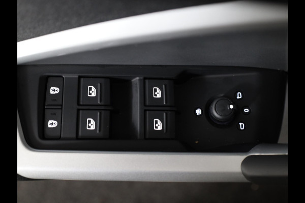 Audi Q3 35 TFSI Advanced Edition 150 pk S-tronic | Verlengde garantie | Navigatie | Gratis Winterset | Achteruitrijcamera | LED koplampen | Stoelverwarming |