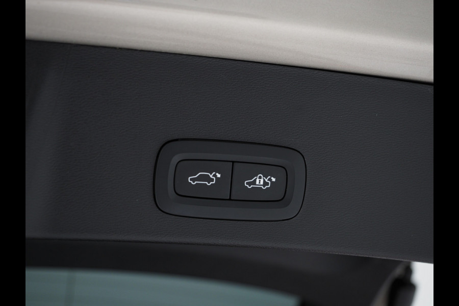 Volvo XC40 1.5 T5 262pk! Recharge Ultimate | Panoramadak | Pilot Assist | Harman/Kardon | 360 | Keyless | Carplay