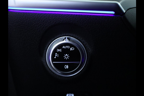 Mercedes-Benz C-Klasse Estate 300 e AMG Plug-In Hybride AMG Line | Night Pakket | Trekhaak | Panorama Schuif-Kanteldak | Memory Voorstoelen. Inclusief 24 maanden Mercedes-Benz Certified garantie voor Europa.