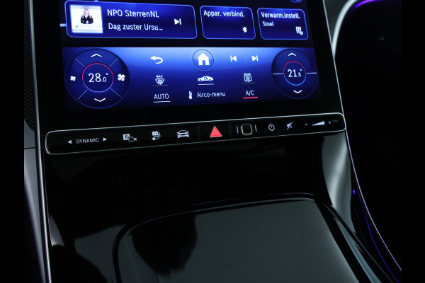 Mercedes-Benz C-Klasse Estate 300 e AMG Plug-In Hybride AMG Line | Night Pakket | Trekhaak | Panorama Schuif-Kanteldak | Memory Voorstoelen. Inclusief 24 maanden Mercedes-Benz Certified garantie voor Europa.