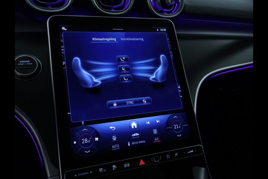 Mercedes-Benz C-Klasse Estate 300 e AMG Plug-In Hybride AMG Line | Night Pakket | Trekhaak | Panorama Schuif-Kanteldak | Memory Voorstoelen. Inclusief 24 maanden Mercedes-Benz Certified garantie voor Europa.
