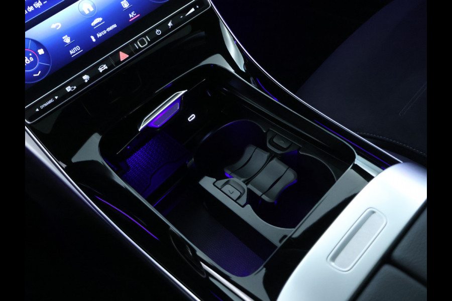 Mercedes-Benz C-Klasse Estate 300 e AMG Plug-In Hybride AMG Line | Night Pakket | Trekhaak | Panorama Schuif-Kanteldak | Memory Voorstoelen. Inclusief 24 maanden Mercedes-Benz Certified garantie voor Europa.