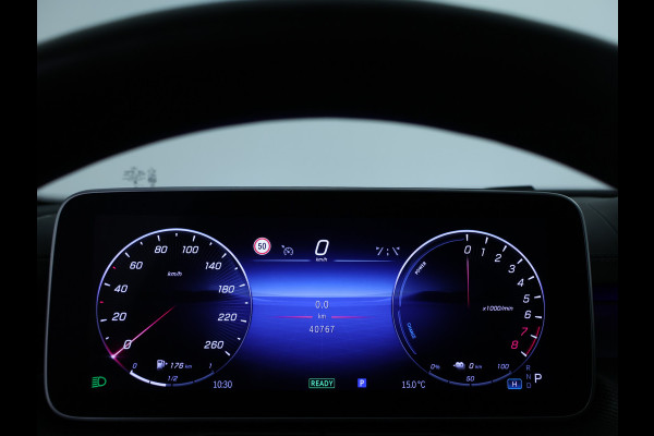 Mercedes-Benz C-Klasse Estate 300 e AMG Plug-In Hybride AMG Line | Night Pakket | Trekhaak | Panorama Schuif-Kanteldak | Memory Voorstoelen. Inclusief 24 maanden Mercedes-Benz Certified garantie voor Europa.