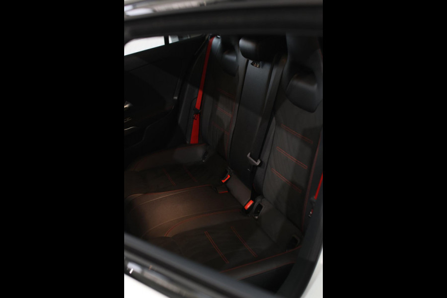 Mercedes-Benz A-Klasse AMG 35 4MATIC *Pano*Nw Kop*Sfeerverlichting*Multibeam Led*